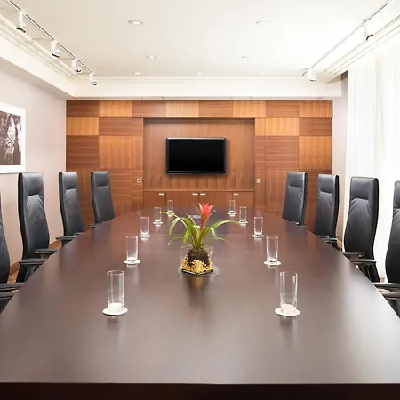 Sheraton 5* ברטיסלאבה