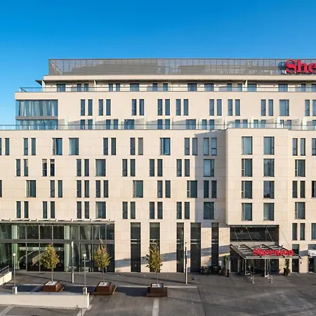 Sheraton מלון